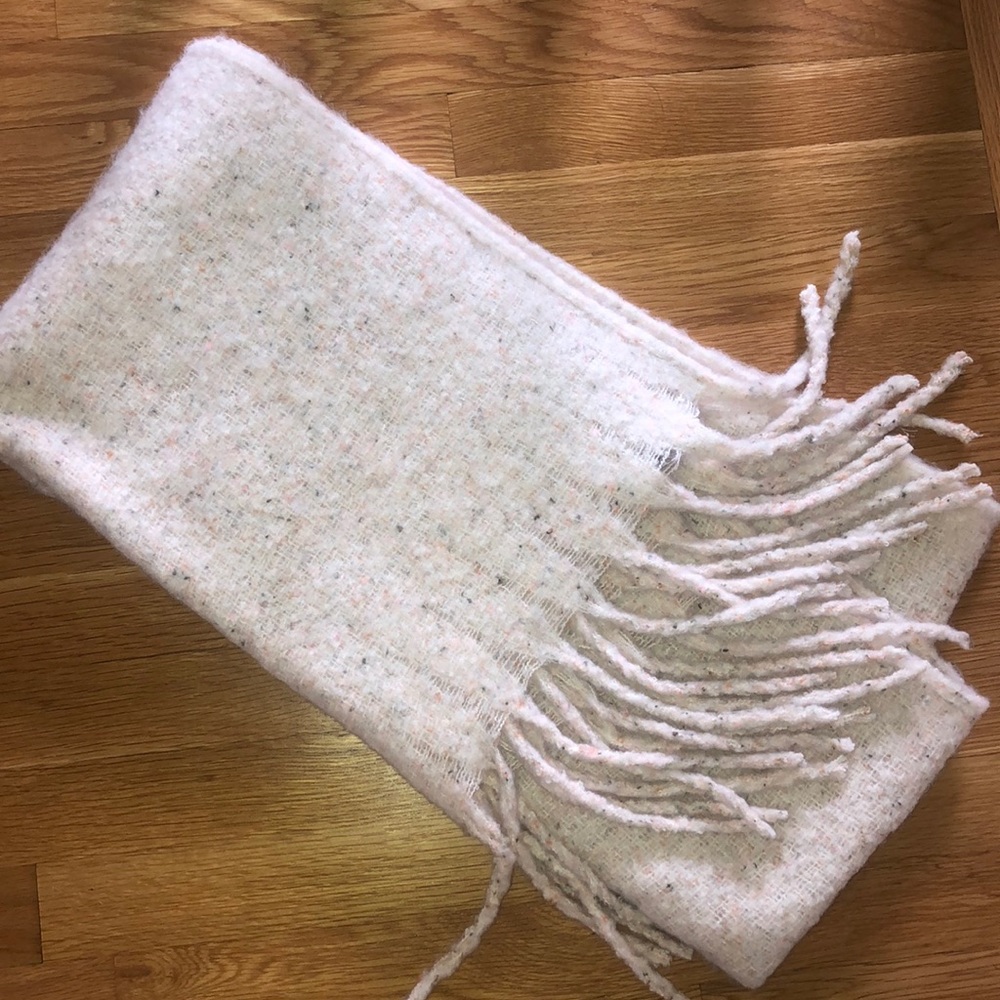 Adorable American Eagle scarf